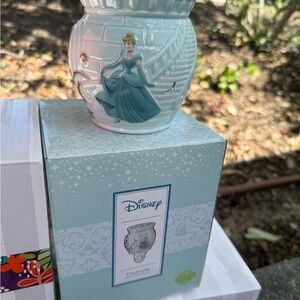 Scentsy - Disney Cinderella Ceramic Mini Warmer